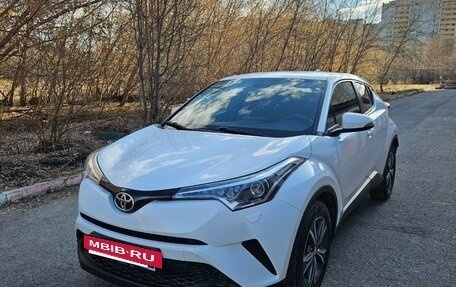 Toyota C-HR I рестайлинг, 2018 год, 1 943 000 рублей, 3 фотография