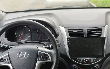 Hyundai Solaris II рестайлинг, 2012 год, 790 000 рублей, 5 фотография