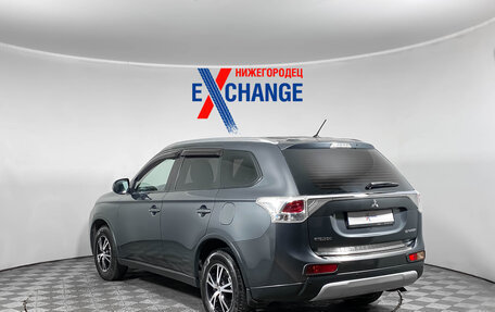 Mitsubishi Outlander III рестайлинг 3, 2014 год, 1 563 000 рублей, 6 фотография