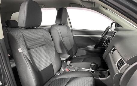 Mitsubishi Outlander III рестайлинг 3, 2014 год, 1 563 000 рублей, 9 фотография