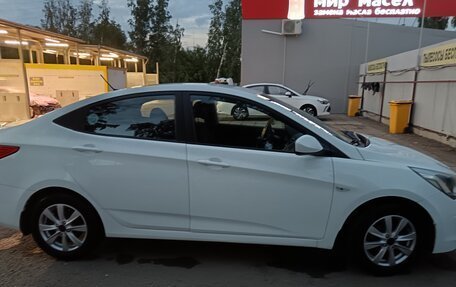 Hyundai Solaris II рестайлинг, 2015 год, 880 000 рублей, 10 фотография