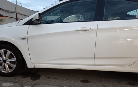 Hyundai Solaris II рестайлинг, 2015 год, 880 000 рублей, 3 фотография