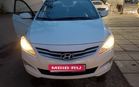 Hyundai Solaris II рестайлинг, 2015 год, 880 000 рублей, 12 фотография