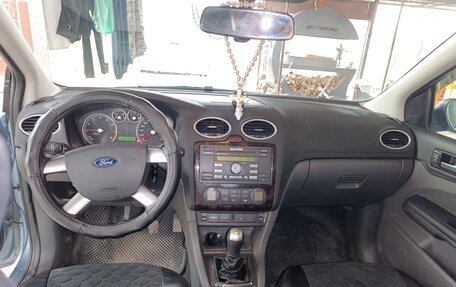 Ford Focus II рестайлинг, 2005 год, 600 000 рублей, 3 фотография