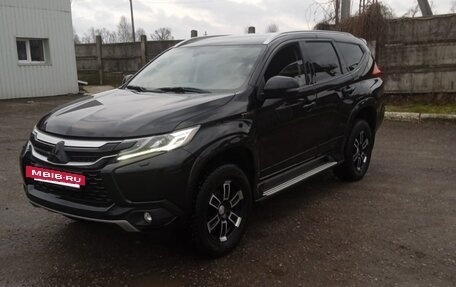Mitsubishi Pajero Sport III рестайлинг, 2019 год, 2 840 000 рублей, 3 фотография