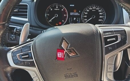 Mitsubishi Pajero Sport III рестайлинг, 2019 год, 2 840 000 рублей, 6 фотография