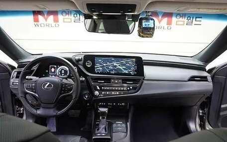 Lexus ES VII, 2022 год, 4 800 000 рублей, 6 фотография