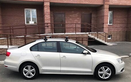 Volkswagen Jetta VI, 2011 год, 819 000 рублей, 8 фотография