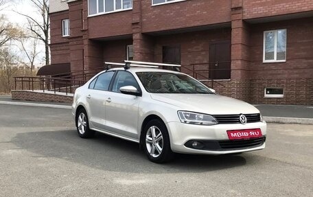 Volkswagen Jetta VI, 2011 год, 819 000 рублей, 5 фотография