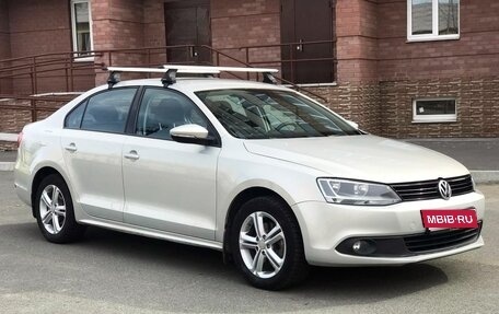 Volkswagen Jetta VI, 2011 год, 819 000 рублей, 6 фотография