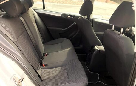 Volkswagen Jetta VI, 2011 год, 819 000 рублей, 22 фотография