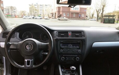 Volkswagen Jetta VI, 2011 год, 819 000 рублей, 20 фотография