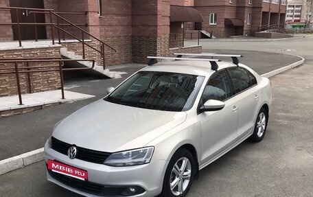 Volkswagen Jetta VI, 2011 год, 819 000 рублей, 24 фотография