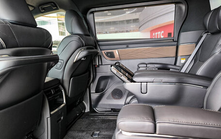 Toyota Alphard, 2024 год, 15 760 000 рублей, 15 фотография