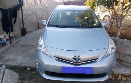 Toyota Prius v (+) I (ZVW40/41) рестайлинг, 2012 год, 1 450 000 рублей, 1 фотография