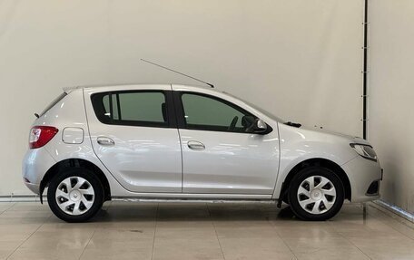 Renault Sandero II рестайлинг, 2017 год, 895 000 рублей, 11 фотография