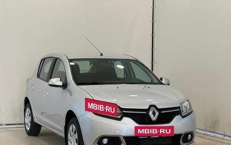 Renault Sandero II рестайлинг, 2017 год, 895 000 рублей, 2 фотография