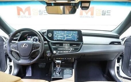 Lexus ES VII, 2022 год, 4 750 000 рублей, 6 фотография
