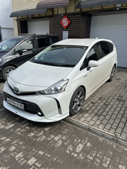 Toyota Prius Alpha I (ZVW40/41) рестайлинг, 2016 год, 1 700 000 рублей, 10 фотография