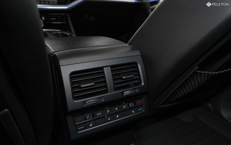Volkswagen Touareg III, 2021 год, 6 000 000 рублей, 18 фотография