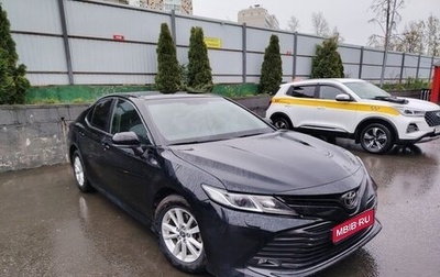Toyota Camry, 2018 год, 2 520 000 рублей, 1 фотография
