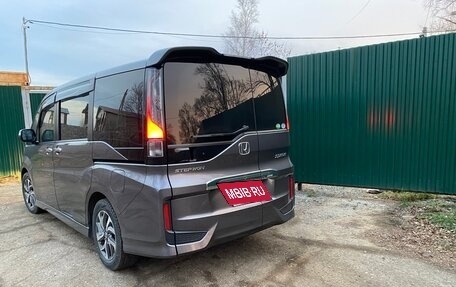 Honda Stepwgn IV, 2017 год, 1 570 000 рублей, 3 фотография