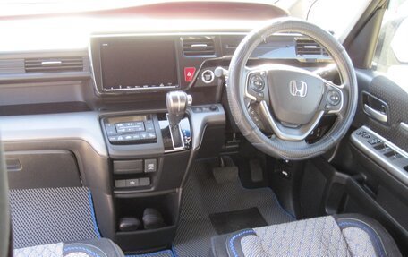 Honda Stepwgn IV, 2018 год, 2 650 000 рублей, 10 фотография