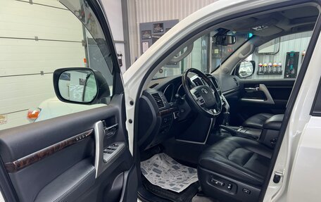 Toyota Land Cruiser 200, 2015 год, 5 700 000 рублей, 2 фотография