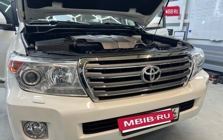 Toyota Land Cruiser 200, 2015 год, 5 700 000 рублей, 9 фотография