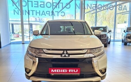 Mitsubishi Outlander III рестайлинг 3, 2018 год, 1 599 000 рублей, 10 фотография