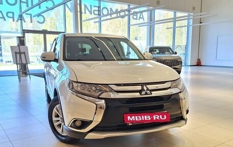 Mitsubishi Outlander III рестайлинг 3, 2018 год, 1 599 000 рублей, 9 фотография