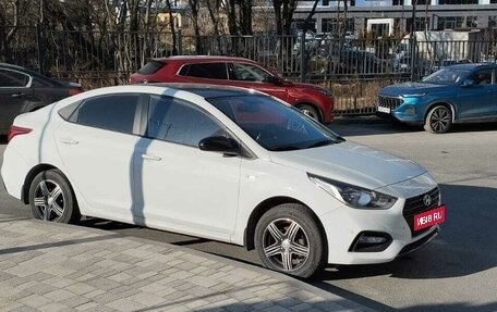Hyundai Solaris II рестайлинг, 2017 год, 1 400 000 рублей, 1 фотография