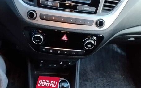 Hyundai Solaris II рестайлинг, 2017 год, 1 400 000 рублей, 8 фотография