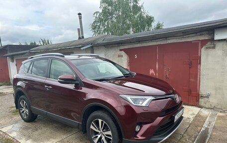 Toyota RAV4, 2015 год, 2 400 000 рублей, 4 фотография