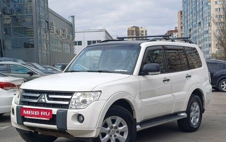 Mitsubishi Pajero IV, 2011 год, 1 499 000 рублей, 3 фотография