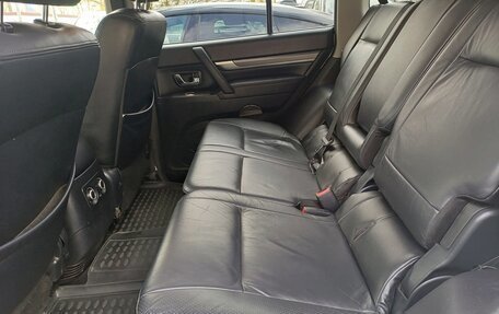 Mitsubishi Pajero IV, 2011 год, 1 499 000 рублей, 18 фотография