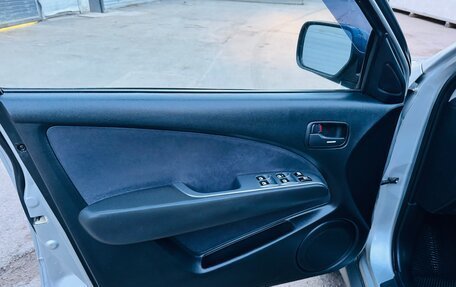 Mitsubishi Outlander III рестайлинг 3, 2003 год, 595 000 рублей, 32 фотография