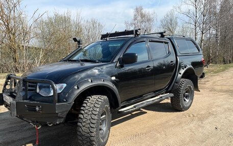 Mitsubishi L200 IV рестайлинг, 2013 год, 2 000 000 рублей, 2 фотография