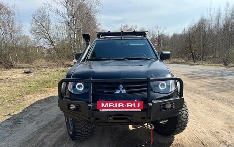 Mitsubishi L200 IV рестайлинг, 2013 год, 2 000 000 рублей, 3 фотография