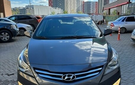 Hyundai Solaris II рестайлинг, 2016 год, 825 000 рублей, 2 фотография