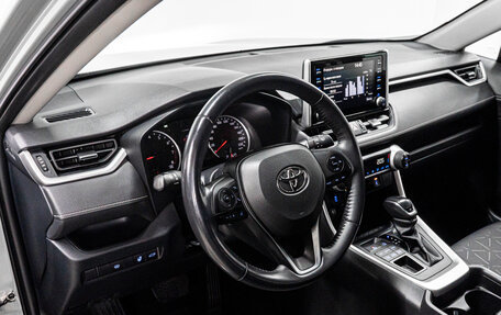Toyota RAV4, 2020 год, 3 367 000 рублей, 9 фотография
