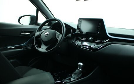 Toyota C-HR I рестайлинг, 2020 год, 2 450 000 рублей, 3 фотография