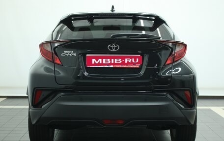 Toyota C-HR I рестайлинг, 2020 год, 2 450 000 рублей, 11 фотография