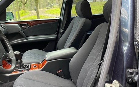 Mercedes-Benz E-Класс, 1996 год, 499 000 рублей, 17 фотография