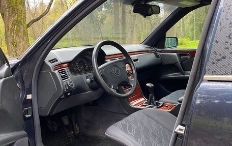 Mercedes-Benz E-Класс, 1996 год, 499 000 рублей, 15 фотография