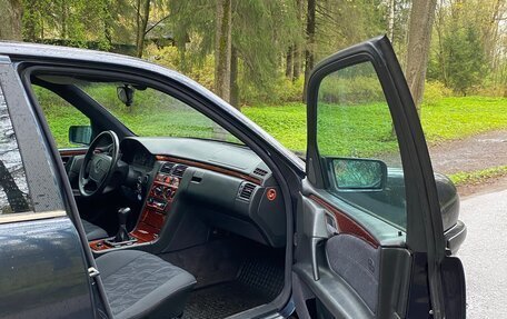 Mercedes-Benz E-Класс, 1996 год, 499 000 рублей, 20 фотография