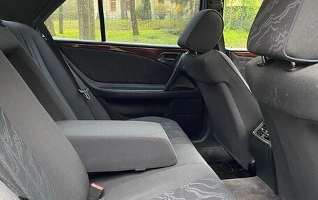 Mercedes-Benz E-Класс, 1996 год, 499 000 рублей, 24 фотография