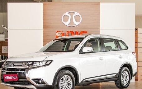Mitsubishi Outlander III рестайлинг 3, 2018 год, 1 655 000 рублей, 1 фотография