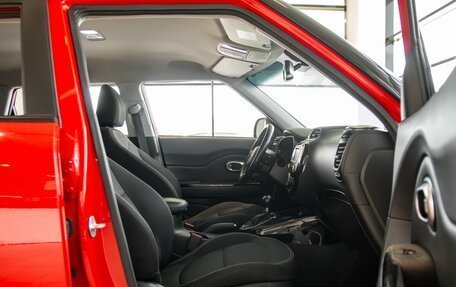 KIA Soul II рестайлинг, 2015 год, 1 245 000 рублей, 18 фотография