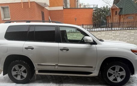 Toyota Land Cruiser 200, 2013 год, 4 500 000 рублей, 3 фотография